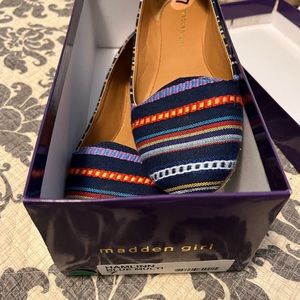 Madden girl flats, Hamlin, Blue Multi, size 7 - broken in but in great condition